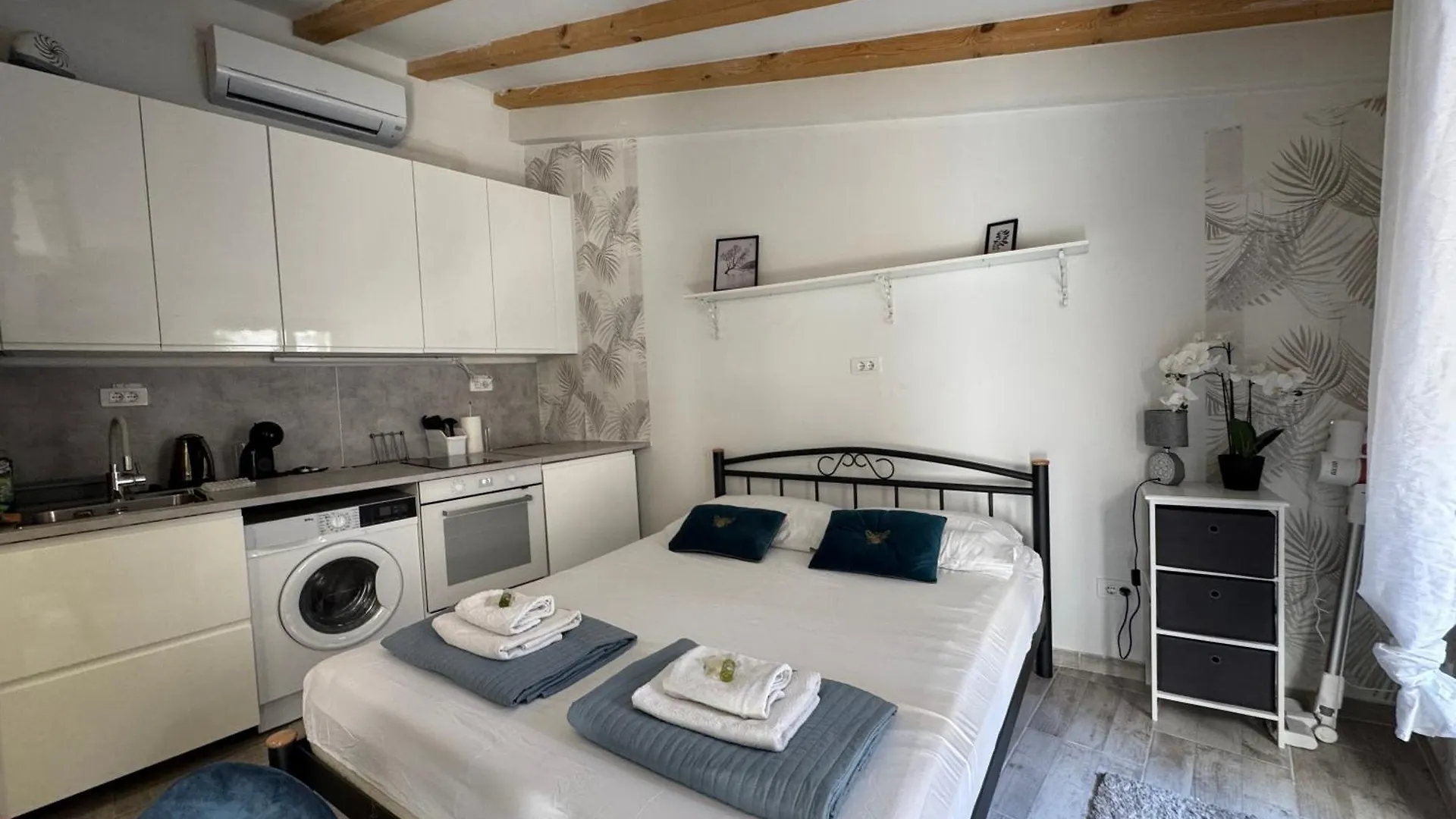 Supreme Location-Old Town Apt Luce City Centre 스플리트 아파트